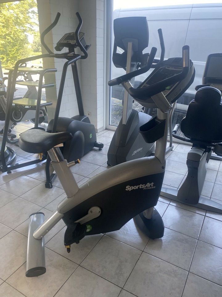 SportsArt C572u Ergometer Bike No Technogym Life fitness Precor in Nordkirchen