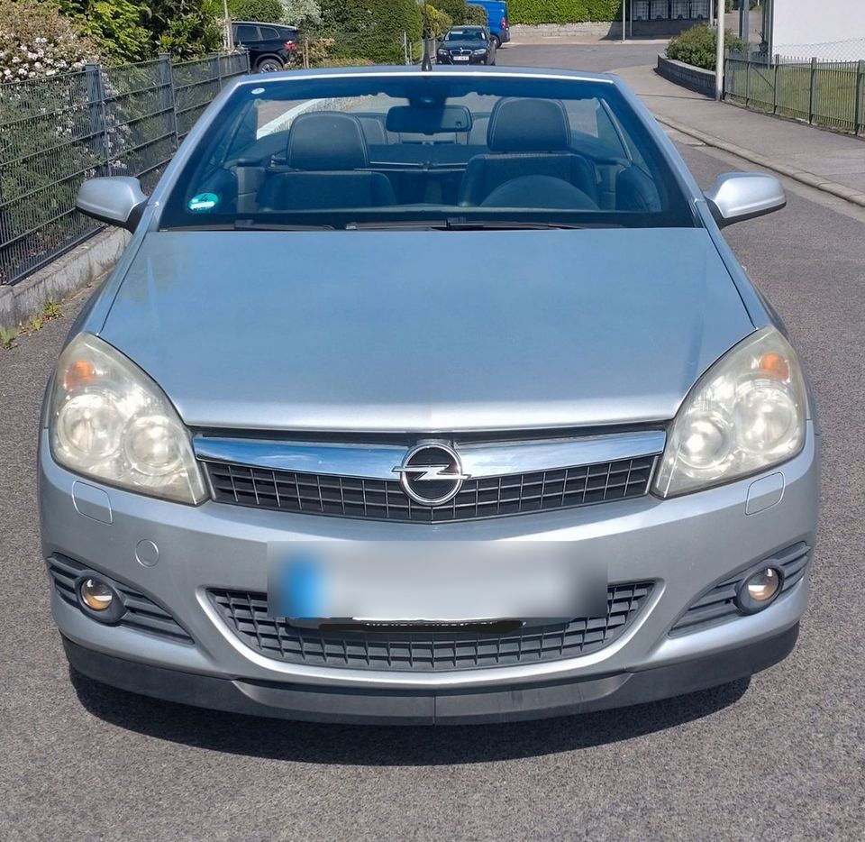 Opel Astra 1.8 Cosmo Twin Top in Gundelsheim