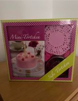 Buch-Box Mini-Törtchen. Buch + 2 Kuchenringe & rosa Tortenspitzen Mitte - Tiergarten Vorschau