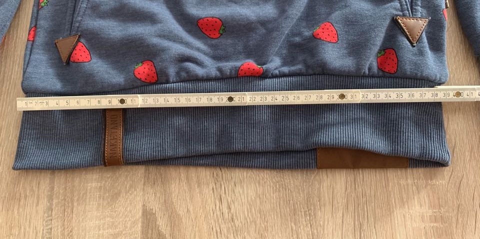 Naketano Hoodie jeansblau mit Erdbeeren - Größe S in Garching b München