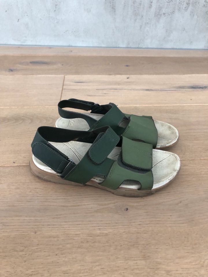 Zara Jungen Sommer Schuhe, Sandalen gr. 33 in Bielefeld