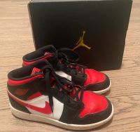 Air Jordan 1 Mid (GS) Alternate Bred Toe in Größe 36,5 Hessen - Bad Soden am Taunus Vorschau