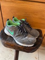 Nike Schuhe Größe 44,5 grün/grau Nordrhein-Westfalen - Hemer Vorschau