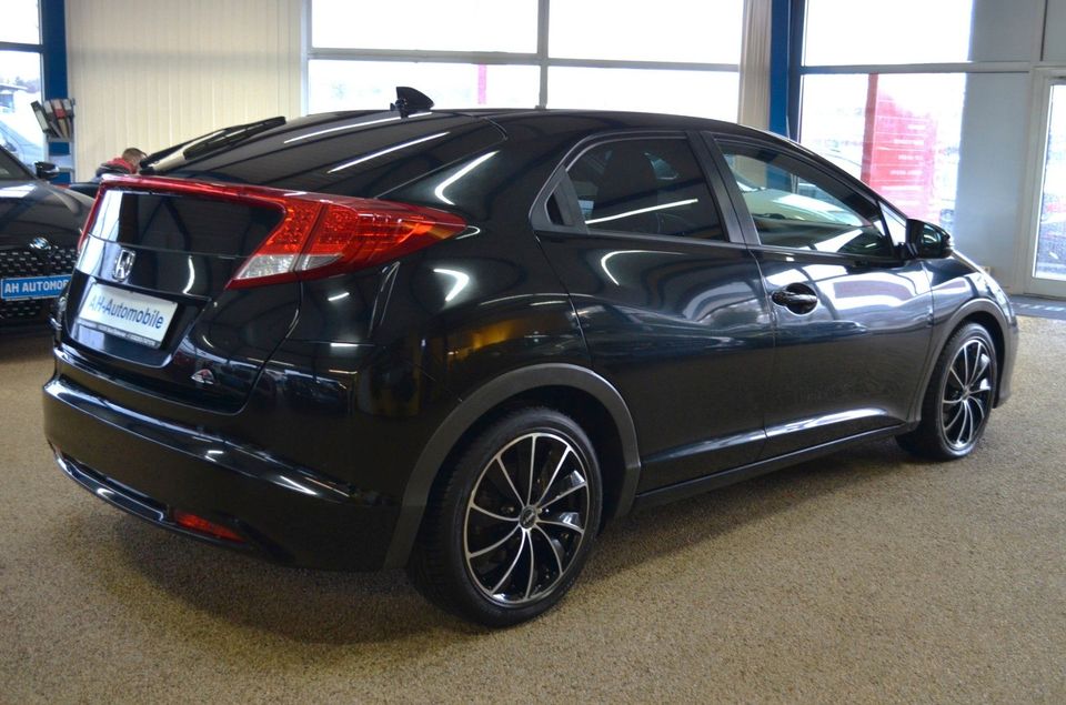 Honda Civic Lim. 5-trg. 1.6 i-DTEC Sport in Bad Doberan