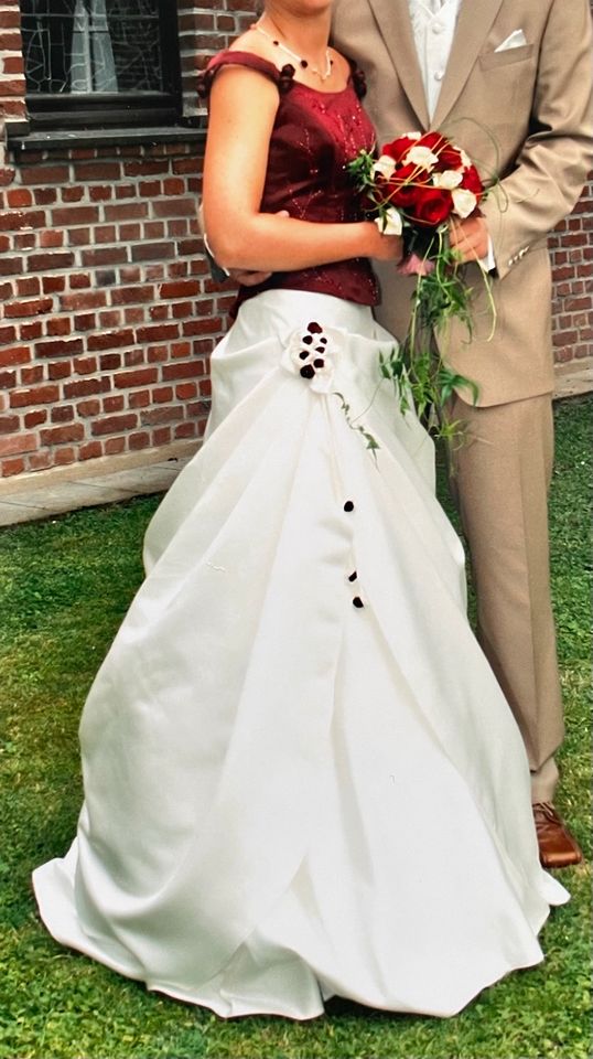 Hochzeitskleid Gr. 34 rot weiß creme Brautkleid in Langenfeld
