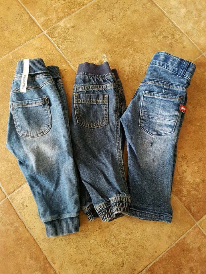 Hosen Gr. 74, je 4 Euro in Kleinfurra