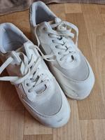 Divided Sneaker Plateau Gr. 38 Nordrhein-Westfalen - Lippstadt Vorschau