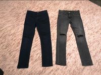 2 Jeanshosen Jeans H&M C&A Gr. 134 dunkelblau grau Bayern - Klingenberg am Main Vorschau