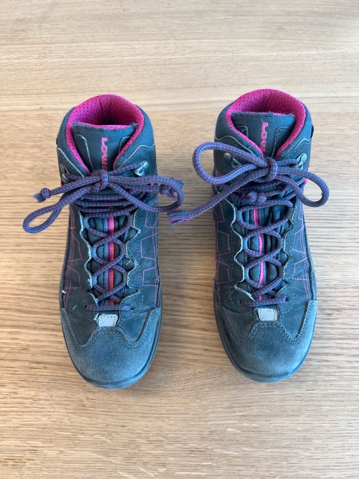 Lowa Wanderschuhe Gr. 33 Gore Tex in Stuttgart