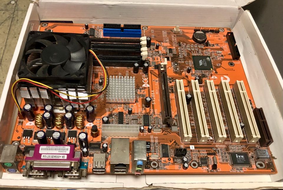 Mainboard - SV266A REV 1.0 mit AMD Athlon Prozessor in Wendelstein