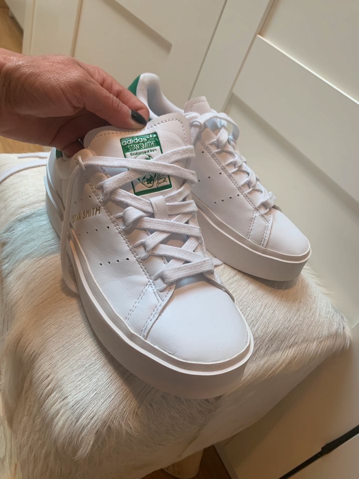 wNeu Adidas Stan Smith Plateau Gr 37 1/3 weiß grün in Traunstein