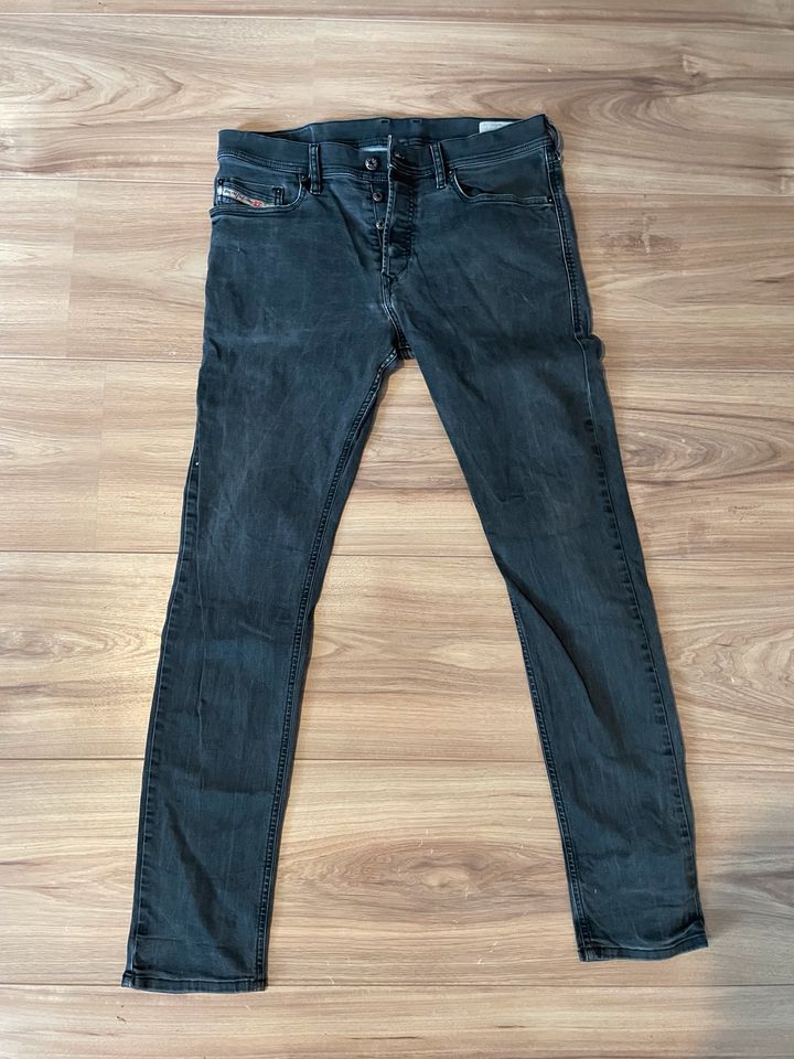 Diesel Jeans w32 l32 slim fit in Herne