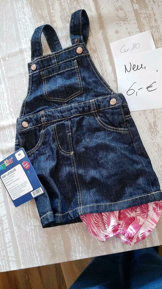 Kurze Hose latzkleid gr .80 in Rheurdt