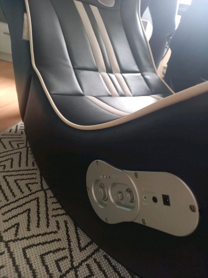 Sessel gaming Soundchair Marke Wohnling in Petersberg (Saalekreis)