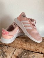 Adidas Turnschuhe Gr. 32 perfekt fürs Turnen Baden-Württemberg - Bad Bellingen Vorschau