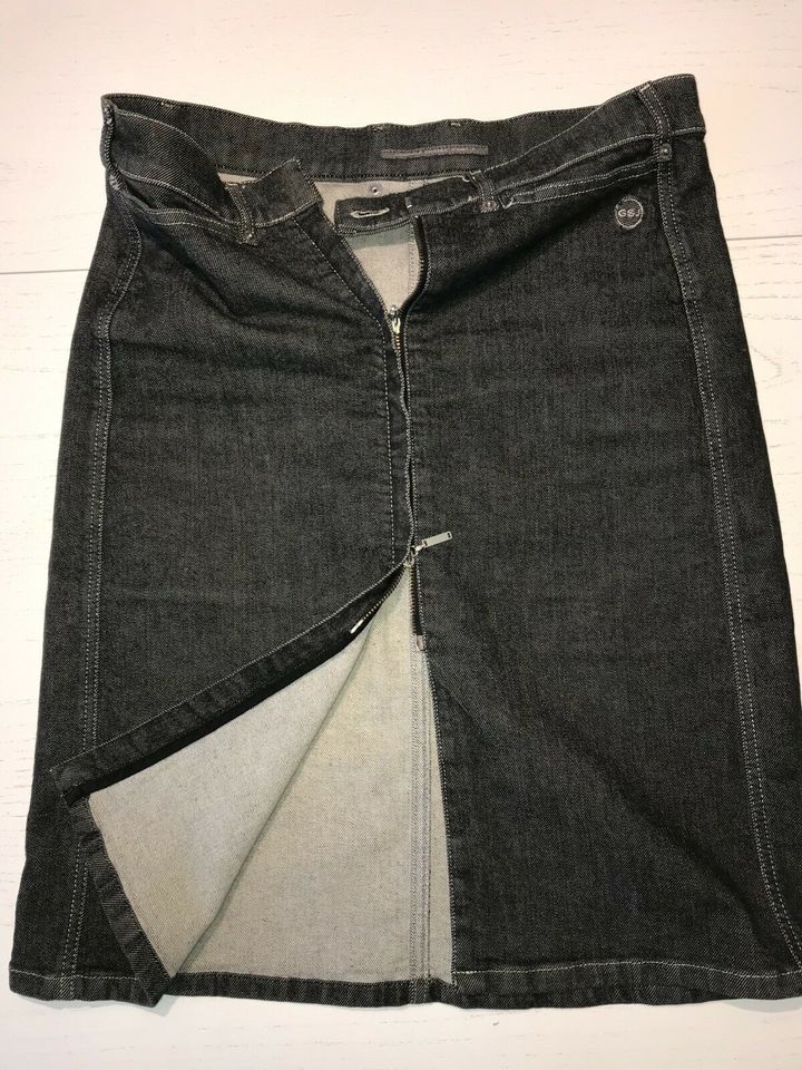 STRENESSE Jeans Rock dkl.grau Gr. 40 in Bruchsal