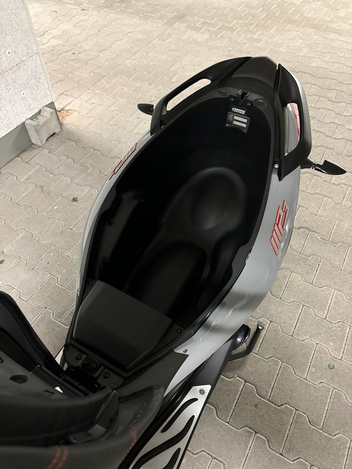 Piaggio Mp3 300 HPE Sport (Tüv NEU,Top gepflegt) in Pforzheim