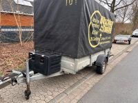 1 Sachs Anhänger gebremst 1300KG mit Plane und Rampen Niedersachsen - Celle Vorschau