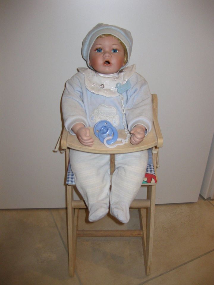 Babypuppe Puppe Baby Hochstuhl Puppenhochstuhl Stuhl Holz in Darmstadt