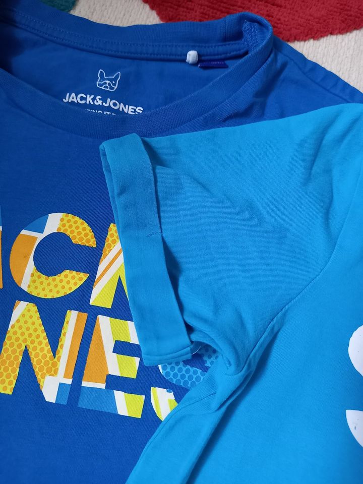 T-Shirt von JACK&JONES ° 152 ° + 2 T-Shirts von Name It gratis in Berlin