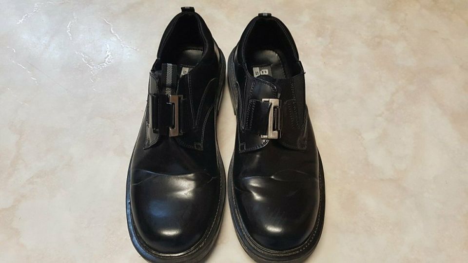 Herren Halbschuhe Leder Gr. 43 kaum getragen sehr gut erhalten in Viernau