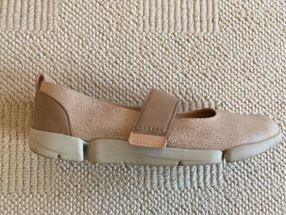 Damen Schuhe Ballerinas CLARKS rosa beige Leder Gr. 37,5 in Leipzig