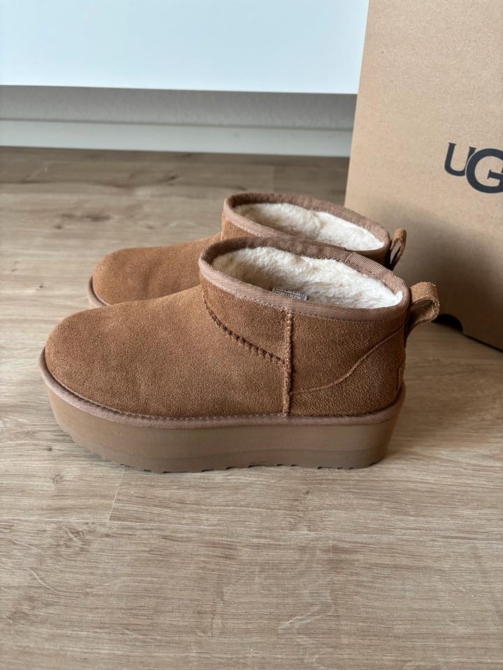 UGG Ultra Mini Platform Boots Stiefel Chestnut 38 mit OVP in Kirchlengern