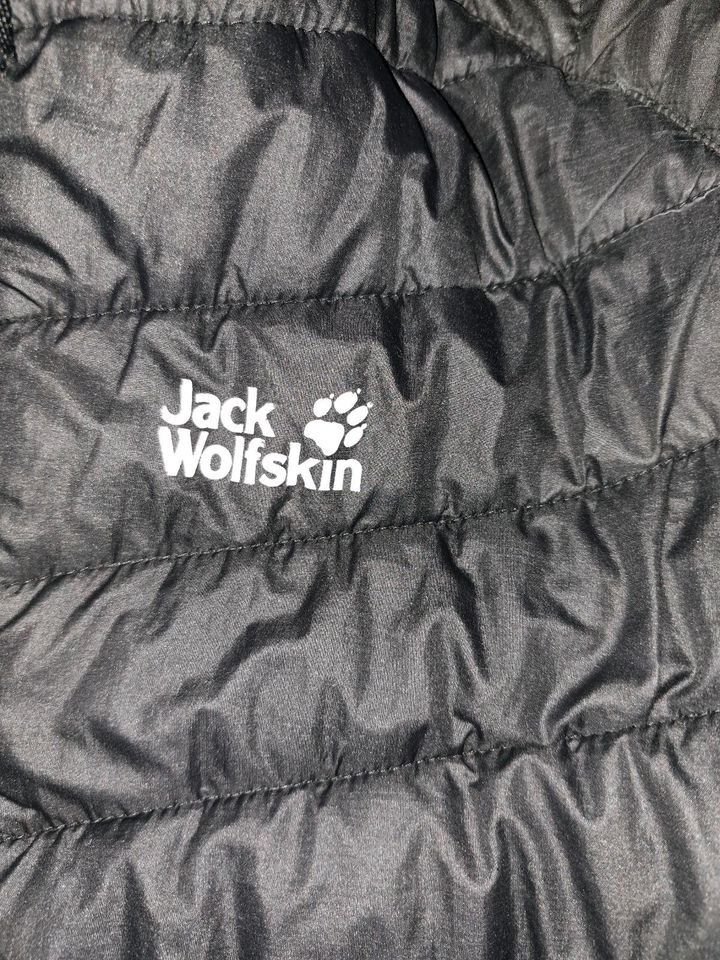 Jack Wolfskin Steppjacke Gr. 164 schwarz in Wendlingen am Neckar