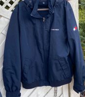 Original TOMMY HILFIGER Herren Jacke Gr.L dunkelblau Kapuze ZIP Niedersachsen - Winsen (Luhe) Vorschau