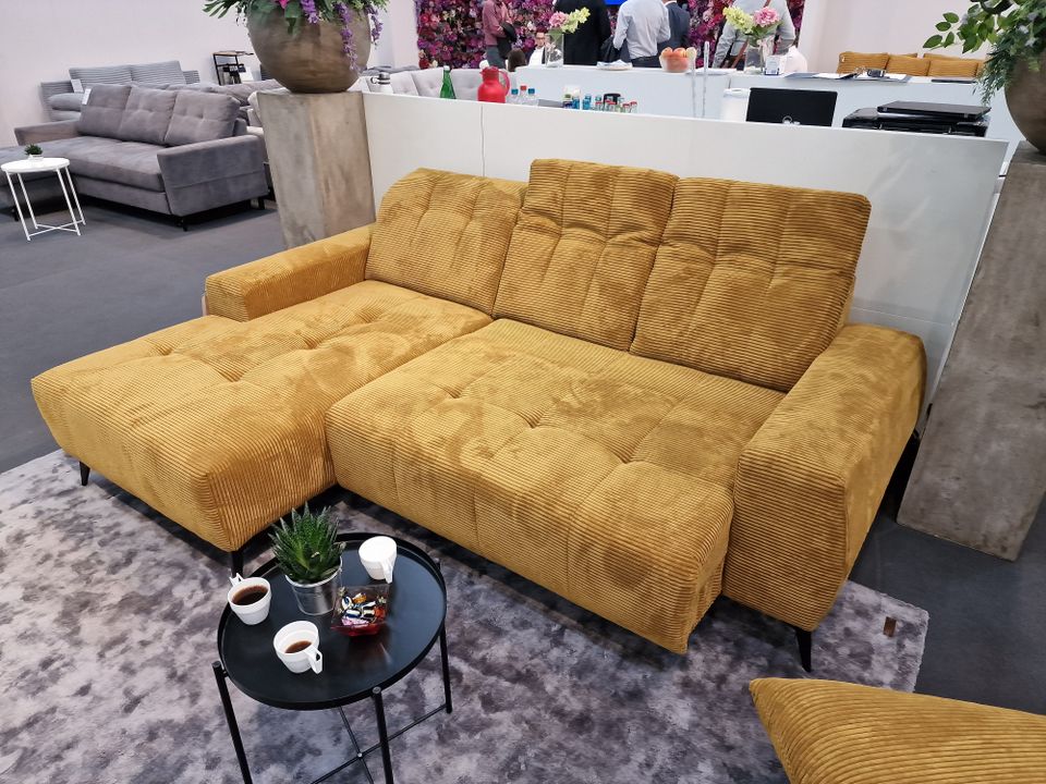 0% FINANZIERUNG  SONDERANGEBOT - MODERNE ECKCOUCH mit RELAXFUKTION COUCH SCHLAFFUNKTION CORD SOFA CORDBEZUG SESSEL HOCKER in Pampow