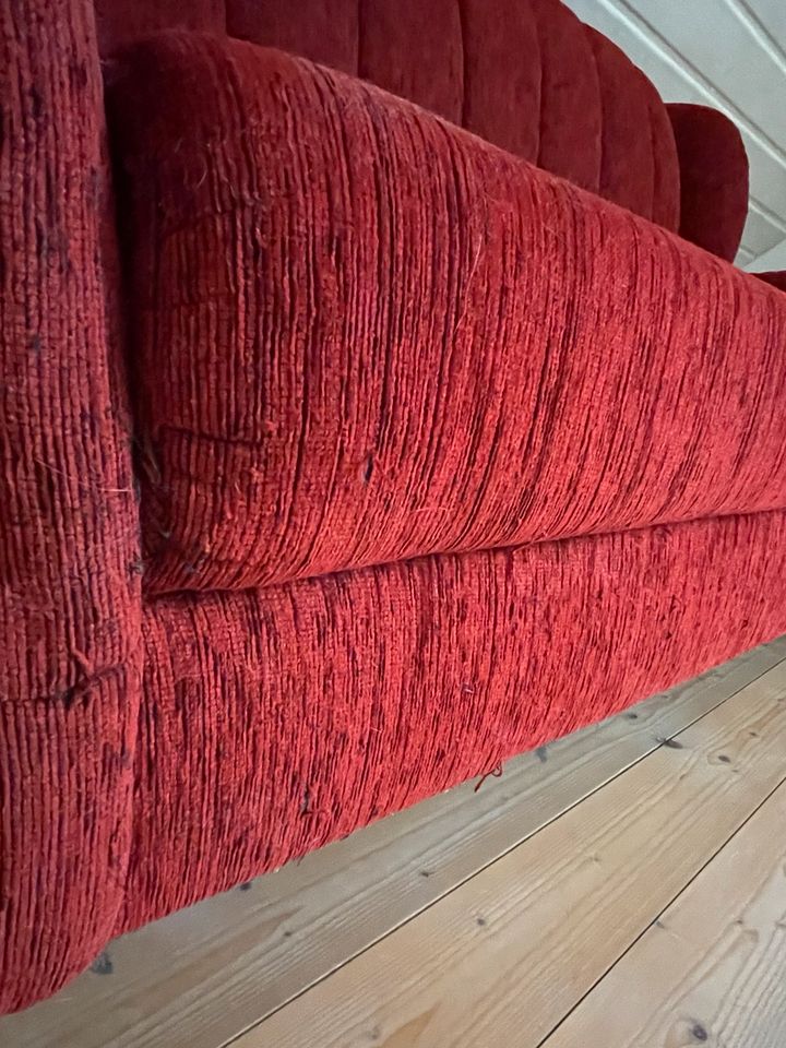 Sofa Couch Zweisitzer Vintage dunkelrot in Halver