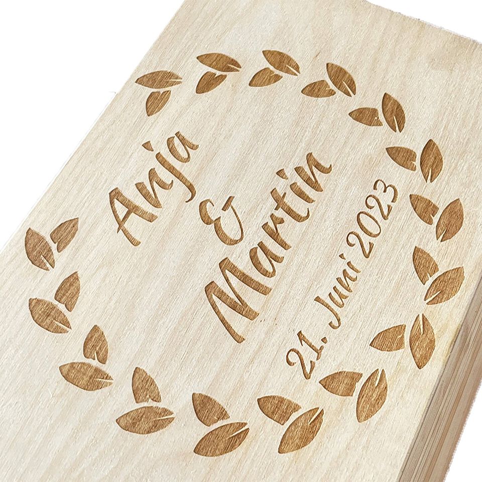 CHICCIE personalisierte Holzbox zur Hochzeit 40x30x14cm natur in Heiden