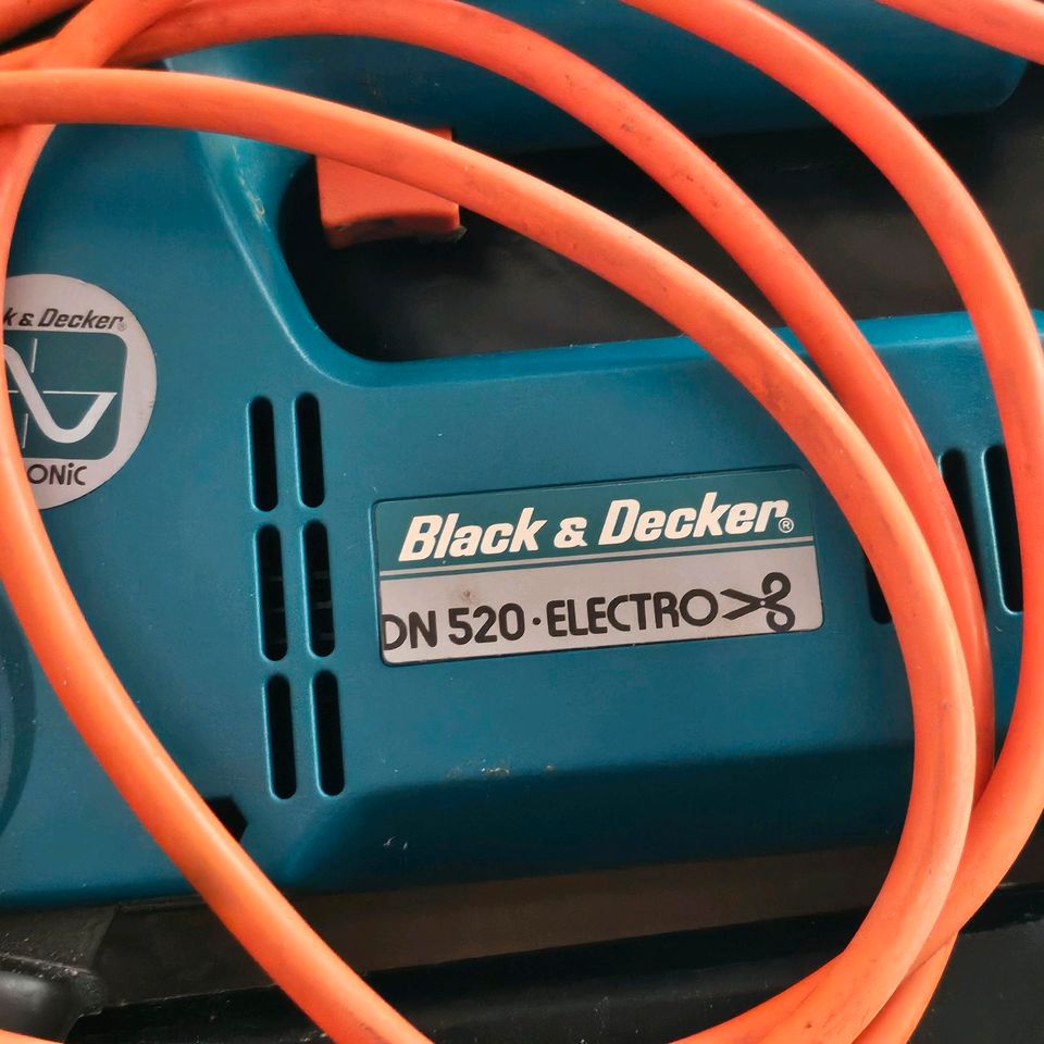 Elektro Universalschere von Black und Decker in Essen