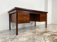 WMK Stilvoller & sehr gut erhaltener großer skandinavischer Schreibtisch in edlem Palisander mit Schubladen & freistellend # Arbeitstisch Bürotisch Desk Chefschreibtisch Mid-Century Vintage Friedrichshain-Kreuzberg - Friedrichshain Vorschau