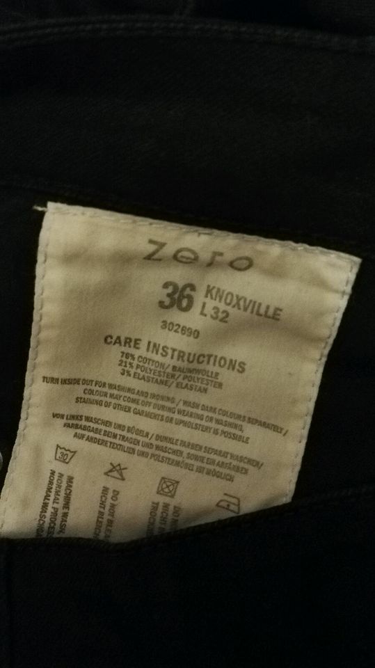 2 schwarze Jeans in Augsburg