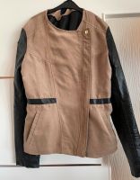 Lederjacke Kunstleder Jacke Gr. 38 schwarz beige Hessen - Groß-Gerau Vorschau