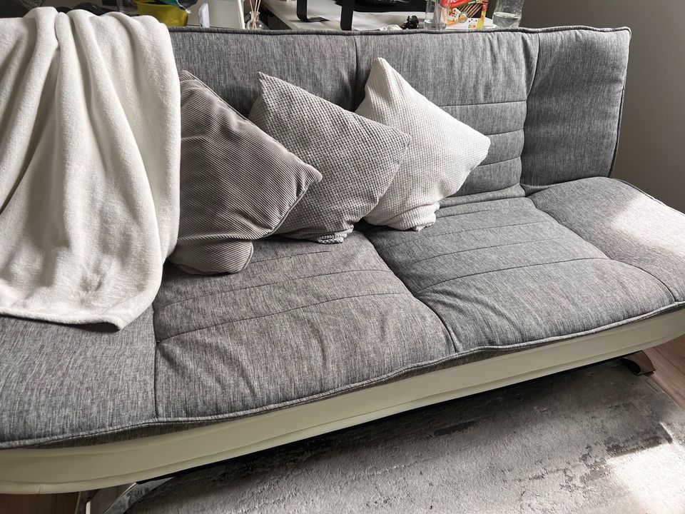 Schlafsofa - liege Sofa - weiß grau mit Kunstleder in Paderborn