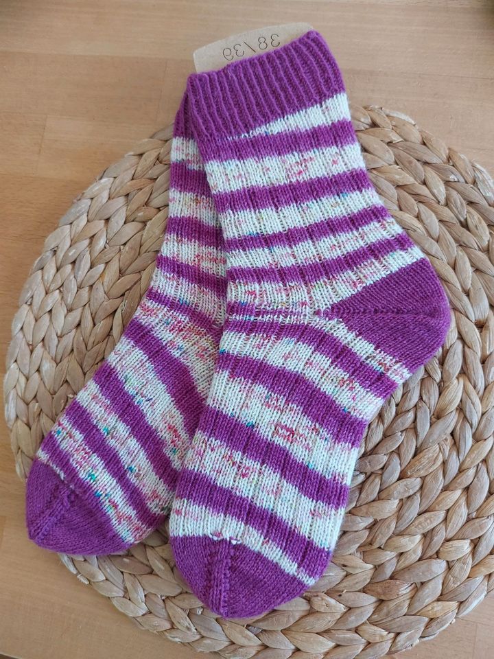 Selbstgestrickte Socken, Größe 38/39 in Heimbach
