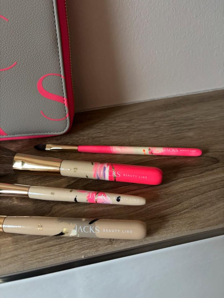 Jacks Beauty Line Beautyline Pinsel Etui Lippenpinsel Neon in Sülzetal