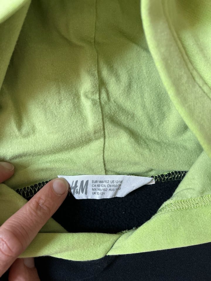 Pullover mit Kapuze, Gr 146/152, H&M in Borken