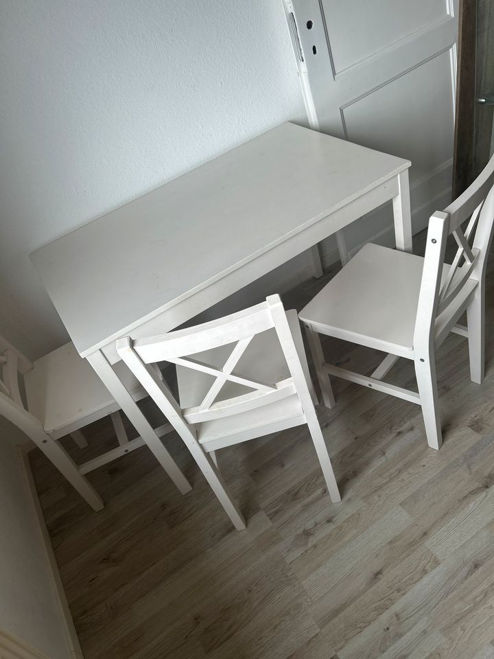 Tisch +3 stühle in Mönchengladbach
