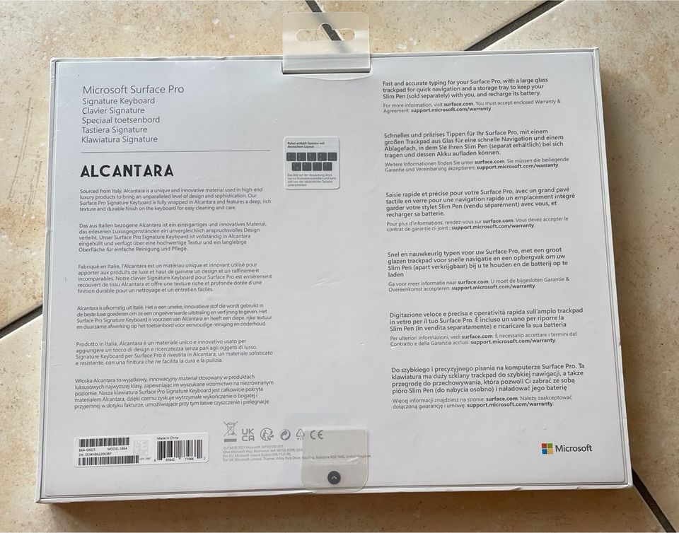 Microsoft Surface Pro X/8 Signature Keyboard in Bollendorf