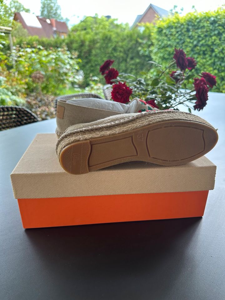 Castaner Espadrilles mit Erdbeerstickei in Ammersbek