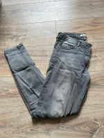 Graue Hose/Jeans Gr. 164 Wandsbek - Hamburg Hummelsbüttel  Vorschau