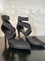 High Heels Schwarz Gr.39 Wildleder sexy NEU Pumps Sandalen Nordrhein-Westfalen - Rheine Vorschau