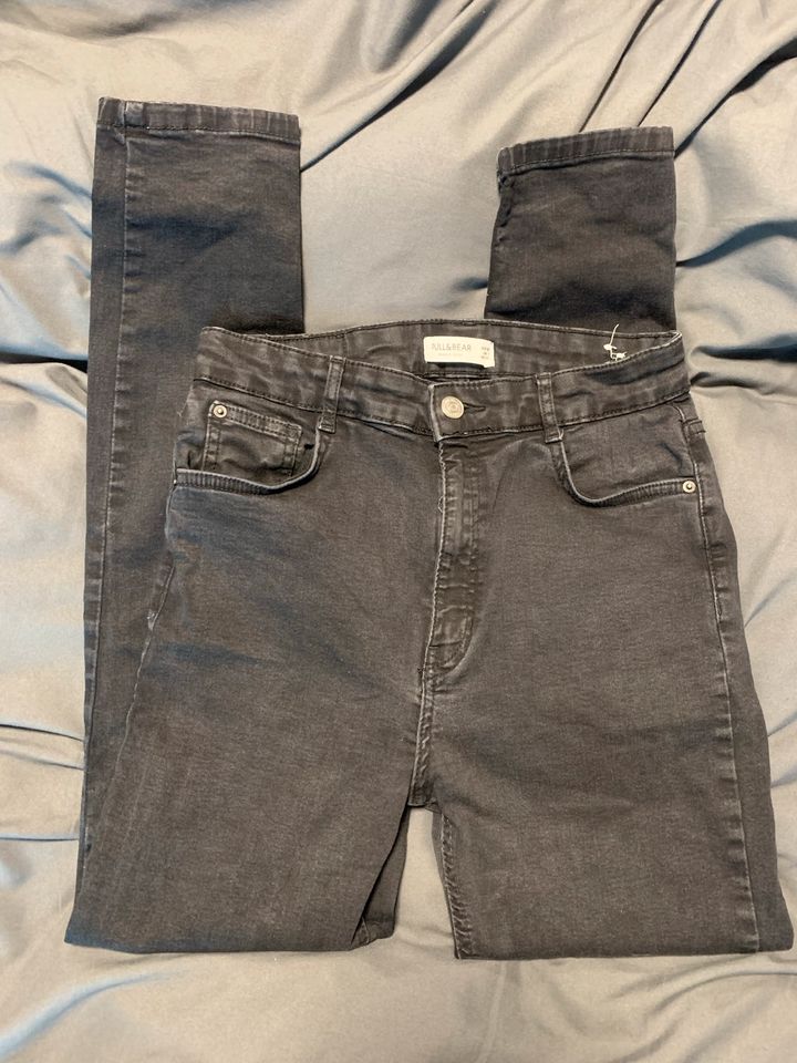 Pull & Bear Jeans Hose schwarz Gr. 40 in Dortmund