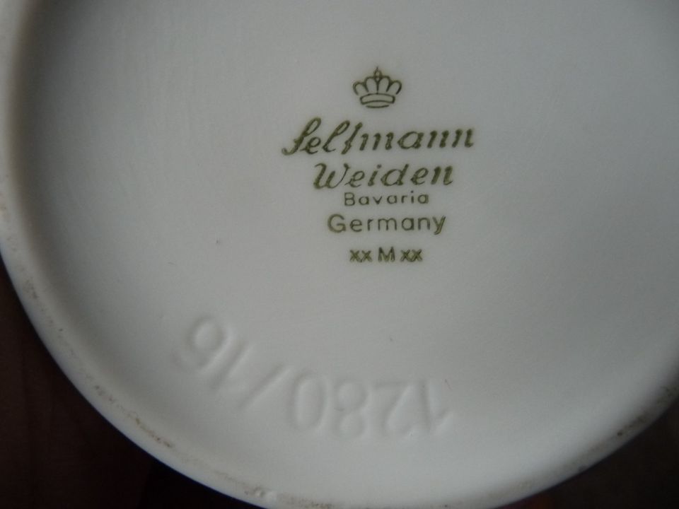 Sehr gut erhaltene Seltmann Weiden Bisquit Vase zu verkaufen in Wetzlar