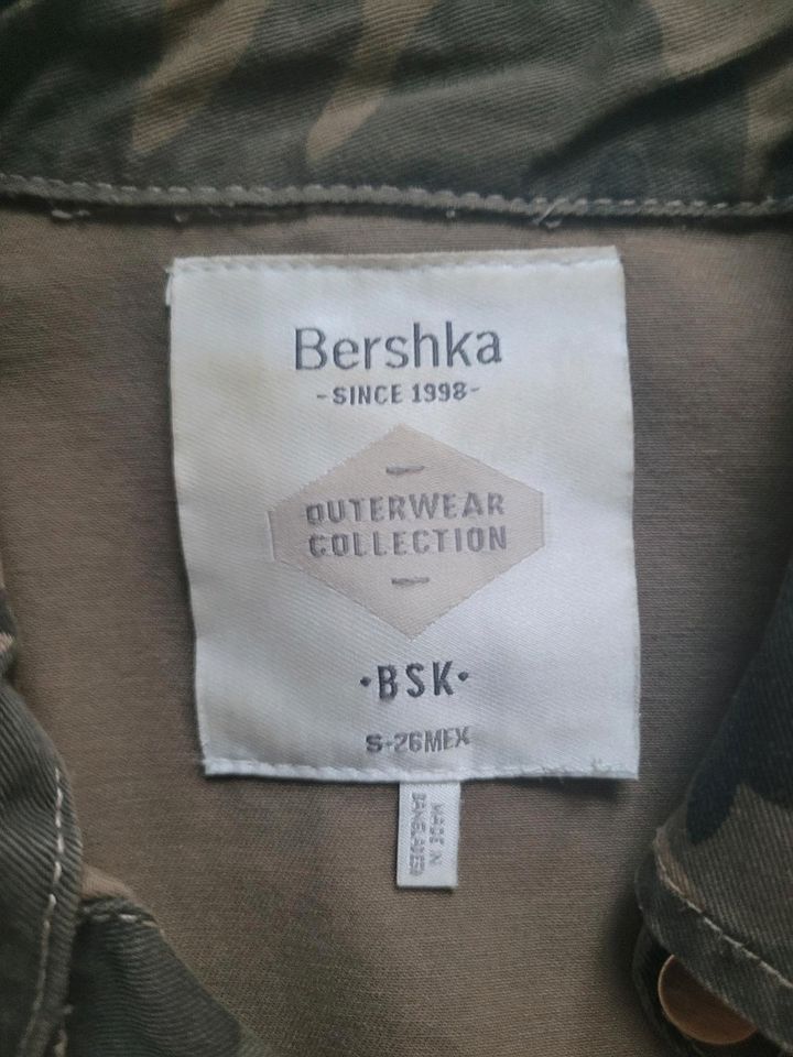 Bershka Utility Jacke Gr. S in Hamburg