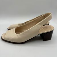 Gritti Damen Schuhe Creme blockabsatz 38,5 Hessen - Bad Homburg Vorschau