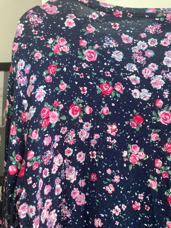 Kleid Janina langärmlig blau mit Blumen pink in Rieste